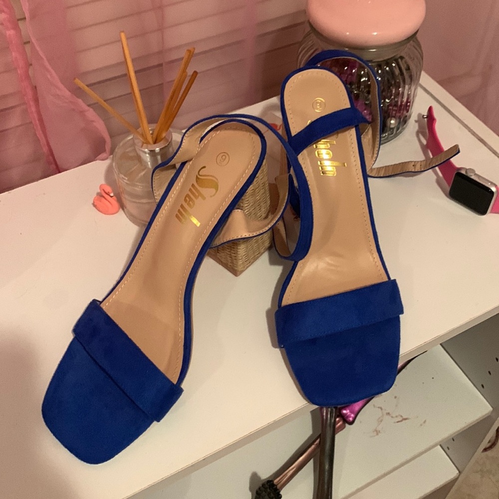 Royal blue, suede heels
